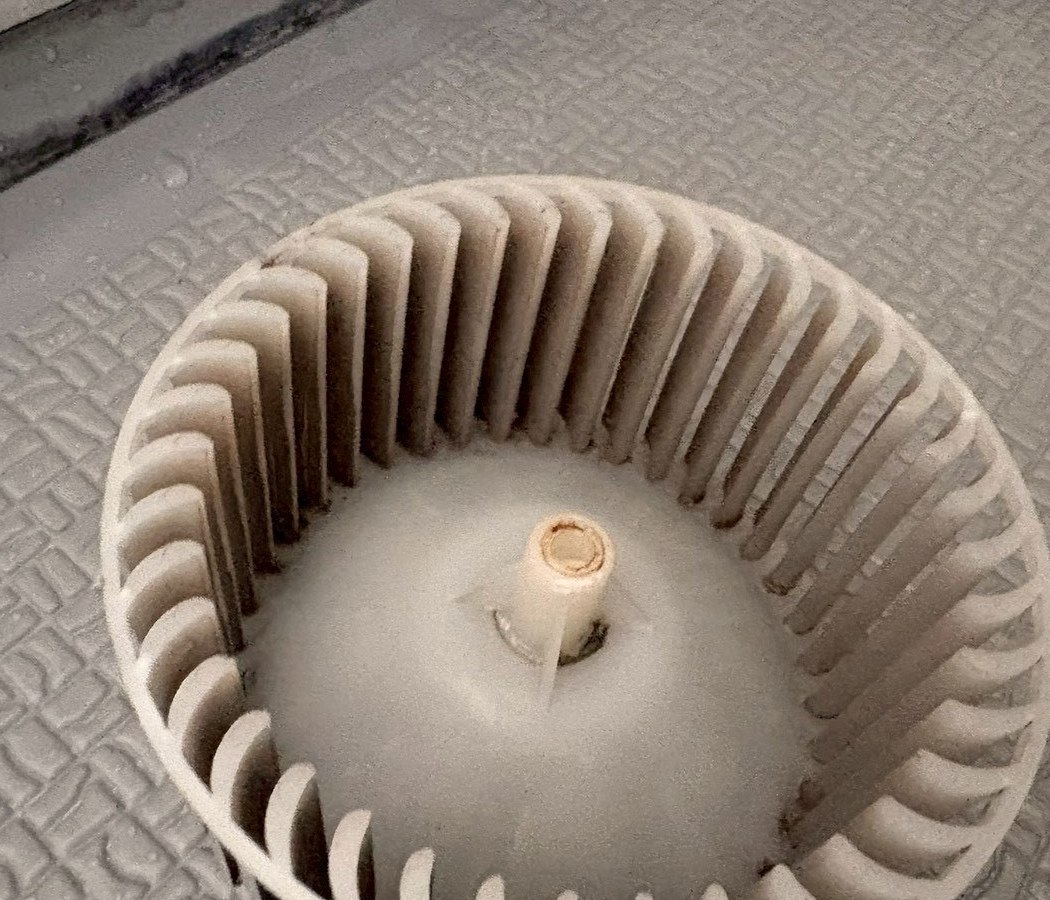 浴室換気扇ファン清掃前